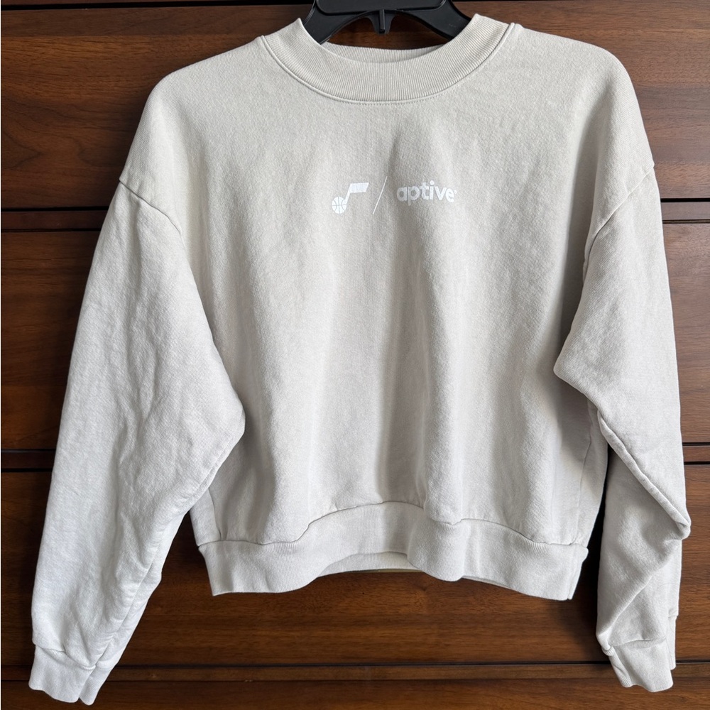 Utah Jazz / Aptive Cream cropped crew Sweatshirt